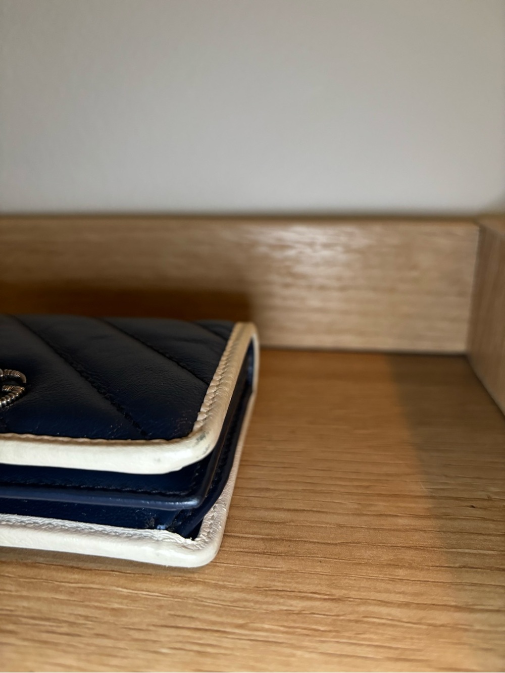 Gucci Navy Quilted Matelassé Wallet with White Trim and GG Hardware - Picture 7 of 10